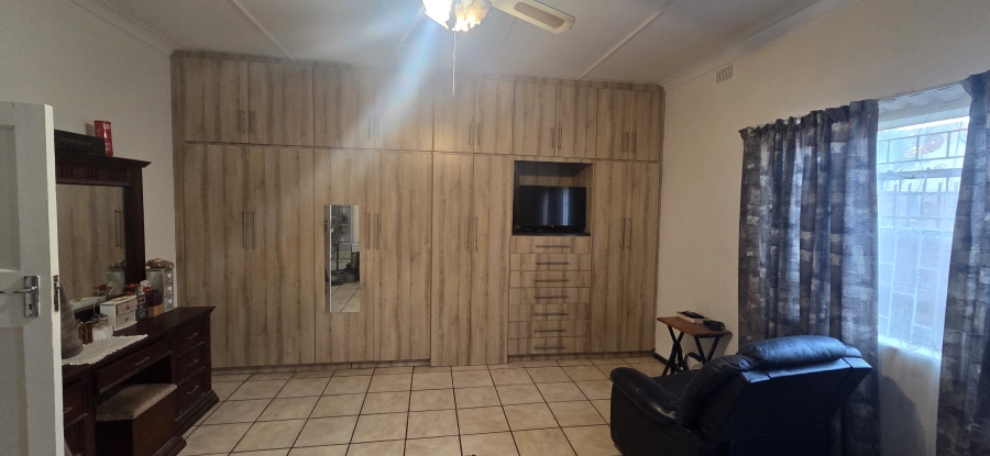 4 Bedroom Property for Sale in Rhodesdene Northern Cape